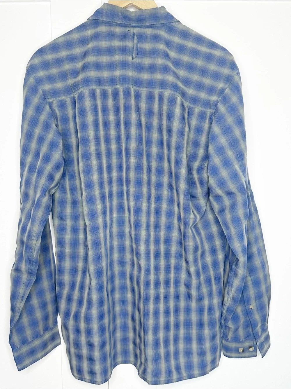 The North Face Blue Plaid Long Sleeve Button Up Shirt medium Zip Pocket hiking